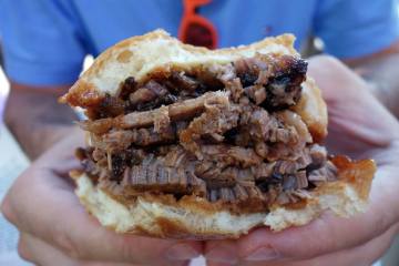 561816_554125504645522_2057104112_n